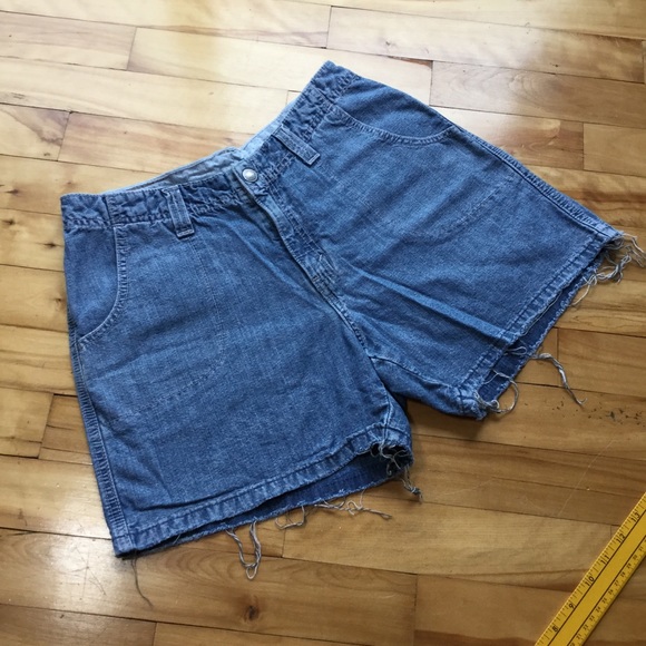Vintage High Waist Levi Shorts - Picture 4 of 7